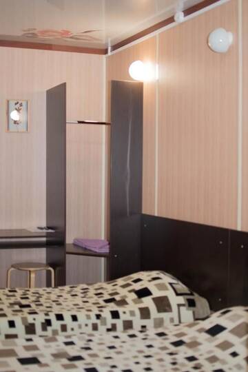 Двухместный номер с 2 отдельными кроватями и видом на озеро в Гостинице Drova
